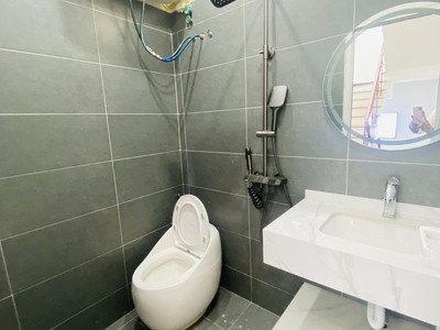 Nhà mặt ngõ thông phố trung lực ôtô vào nhà phù hợp kinh doanh nail, spa 4