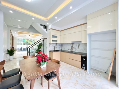 Bán nhà Khúc Thừa Dụ, Lê Chân, Hải Phòng - Ngõ to, ô tô đỗ cửa, gần siêu thị Aeon Mall 5