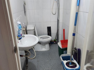 Chính chủ cần cho thuê mặt bằng kinh doanh 1 trệt 1 lầu cạnh trường hutech đường nguyễn gia trí  d2 4