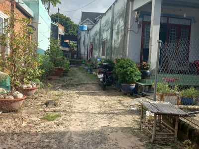 Chính chủ cần bán lô đất tặng nhà cấp 4 phường định hoà thành phố thủ dầu một tỉnh bình dương 0