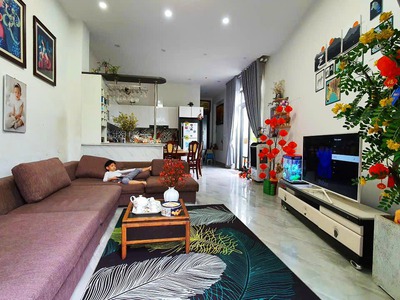 Nhà 2 mặt tiền vip song song đường tôn đản, giá 3 tỷ 5, dt đất: 104m2, full nội thất. 0