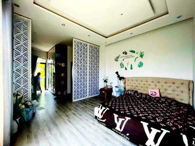 Nhà 2 mặt tiền vip song song đường tôn đản, giá 3 tỷ 5, dt đất: 104m2, full nội thất. 3