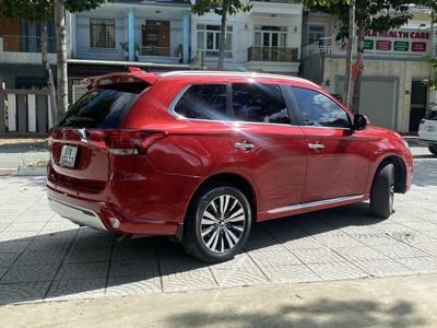 Cần Bán Xe Gia Đình, 7 Chỗ, Máy 2.0l Outlander 2.0 Premium Full Option Tại Tp. Bình Dương 1