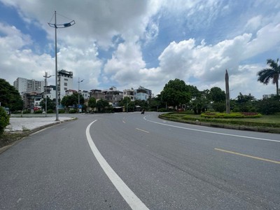 Bán đất tặng nhà phố lý sơn - ngõ thông ô tô tránh dừng đỗ ngày đêm - ô tô 7 chỗ vào nhà - tiện ích 0