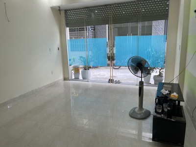 Cho thuê nguyên nhà 3,5 tầng tại tuyến 2 Ngô Gia Tự, oto đỗ gần nhà. 0