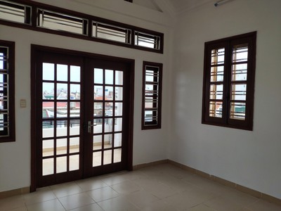 Cho thuê nguyên căn 6 phòng ngủ khép kín tại Văn Cao, giá chỉ 18tr 0