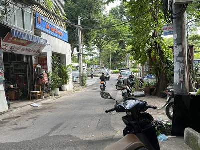 Bán nhà đẹp đường hoàng quốc việt- cầu giấy- hà nội. dt: 80m2. mt 5m,  8 tầng. tổng dt sàn 720m2. 3