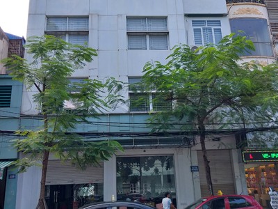  Cho thuê nhà mặt đường Cát Dài cực đắc địa 0