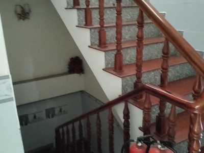 CẦN SANG LẠI nhà nghỉ thuý an phường an bình dĩ an bình dương 1