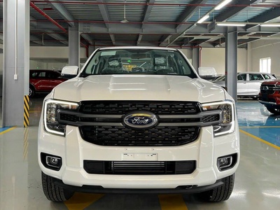 Ford Ranger XLS 2.0L 4x2 AT 2023 xe sẵn đủ màu, giao xe ngay 0