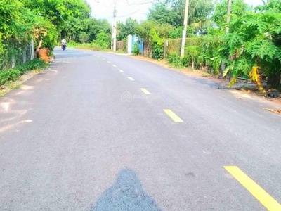 Tôi bán lỗ lô đất 1145M2. 750 TRIỆU, trung tâm thị xã ngay chợ, đường nhựa điện 3 fa 3