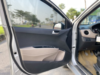 Chính chủ bán xe Hyundai i10 sx 2015 bản đủ mt 4