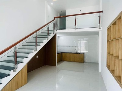 Bán nhà gác lửng đúc kiệt ô tô 4m k33 nam cao 2