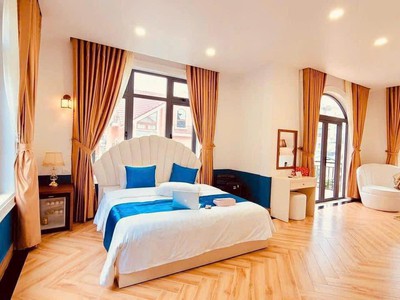 Bán tổ hợp nhà hàng khách sạn hai mặt tiền tại phường 3 đà lạt 4