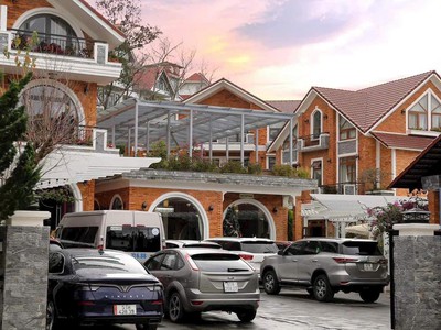 Bán tổ hợp nhà hàng khách sạn hai mặt tiền tại phường 3 đà lạt 2