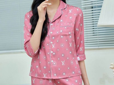 Sale bộ đồ đẹp nhân dịp 20.10 5