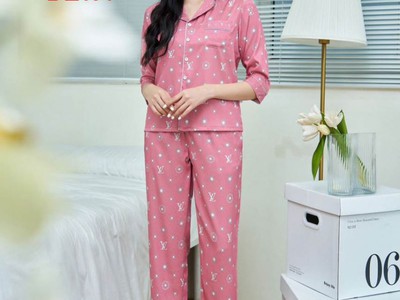 Sale bộ đồ đẹp nhân dịp 20.10 4