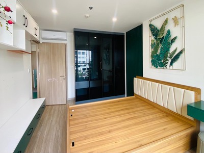 Bán căn hộ Vinhomes Ocean Park Gia Lâm. DT. 63m2.2pn.1pk.2wc . Nhà trang bị full đồ gỗ như ảnh. Cửa 0