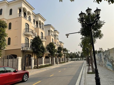 Miễn phí thuê - thuê shop không mất tiền thuê nhà mà còn được tặng thêm tiền 0