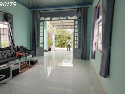 Ngôi nhà gần ubnd, chợ và trường học 3