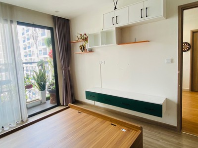 Bán căn hộ Vinhomes Ocean Park Gia Lâm. DT. 63m2.2pn.1pk.2wc . Nhà trang bị full đồ gỗ như ảnh. Cửa 3