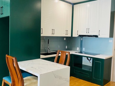 Bán căn hộ Vinhomes Ocean Park Gia Lâm. DT. 63m2.2pn.1pk.2wc . Nhà trang bị full đồ gỗ như ảnh. Cửa 4