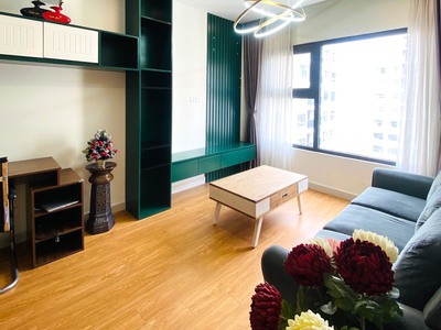 Bán căn hộ Vinhomes Ocean Park Gia Lâm. DT. 63m2.2pn.1pk.2wc . Nhà trang bị full đồ gỗ như ảnh. Cửa 9