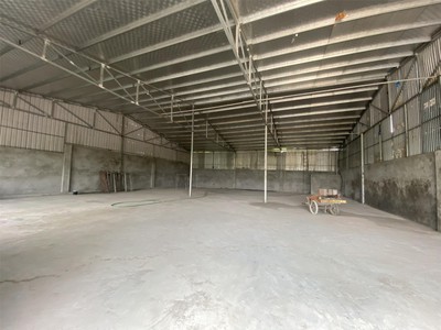 Cho thuê kho 400, cont đỗ cửa,kv thanh trì, gần bx nước ngầm giá70k/m2 0
