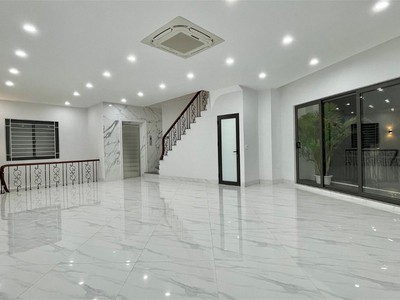 Cho thuê nhà chính chủ mới căn góc 110m2x5t- kd, vp, ngụy như kon tum-38tr 0