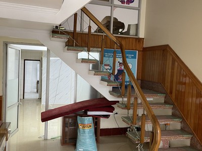 Chính chủ cần cho thuê nhà 4 tầng có gác xép sn 523 đường nguyễn văn cừ, phường hồng hải, tp hạ 0