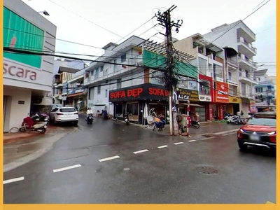 Chính chủ cho thuê nhà nguyên căn ngay góc 2 mặt tiền Đà Lạt, DT 150m2, Ngang 8.5m2, hợp làm MBKD 2