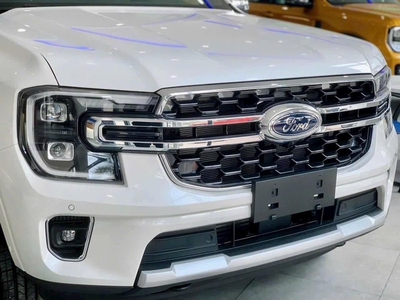 FORD everest 2023 titanium 4x4 nhập khẩu nguyên chiếc 1