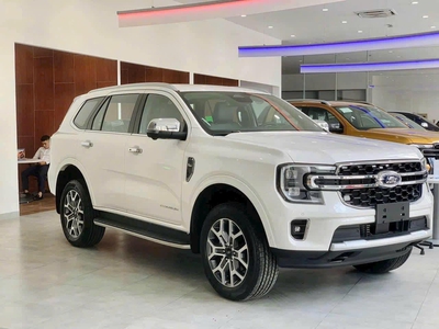 FORD everest 2023 titanium 4x4 nhập khẩu nguyên chiếc 0