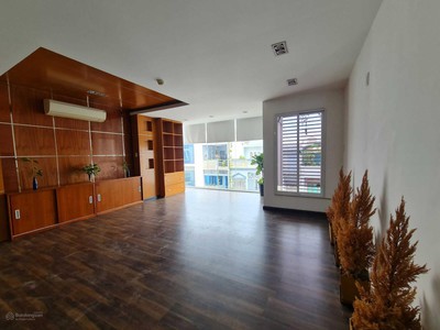 Chính chủ cho thuê VP 80m2 view mặt trước, có ban công, khu K300, Tân Bình 0