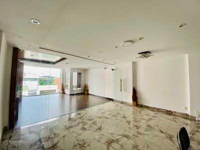 Chính chủ cho thuê VP 80m2 view mặt trước, có ban công, khu K300, Tân Bình 4