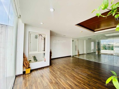 Chính chủ cho thuê VP 80m2 view mặt trước, có ban công, khu K300, Tân Bình 6