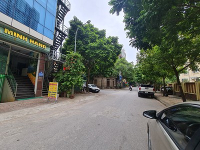 Bán đất kinh doanh phố ngọc chi 120m2 mt7m kinh doanh sầm uất chân toà intracom 1