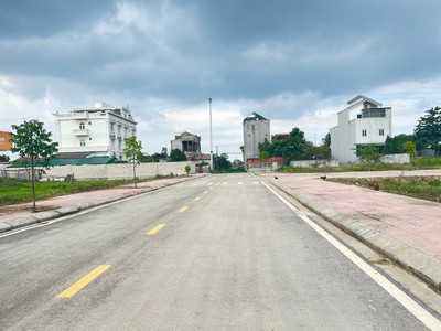 Cần tiền ra gấp lô đất nằm trong quy hoạch KDT phía đông công sở thị trấn Tân Phong 1