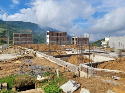 Cần bán gấp căn hộ duy nhất tại trung tâm sapa, cho thuê lợi nhuận 300tr/năm. giá 1,3 tỷ  liên hệ 3