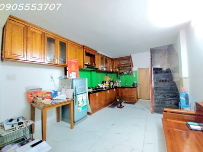Nhà đẹp 3 tầng, 2 mặt kiệt trải nhựa đường núi thành, hải châu, đn. đi bộ 10m ra mặt tiền, giá 2,x 1