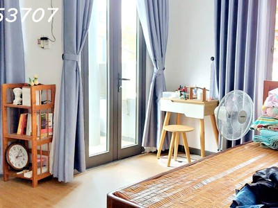 Nhà đẹp 3 tầng, 2 mặt kiệt trải nhựa đường núi thành, hải châu, đn. đi bộ 10m ra mặt tiền, giá 2,x 0