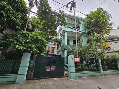 Cho thuê biệt thự Cầu giấy 200m2 x 3,5T, MT 19m làm trường mầm non, văn phòng 2