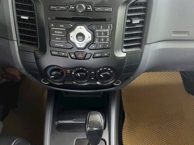 Ford Ranger XLS 2015 AT đăng kí lần đầu 2016 ,phom mới nhập Thái ,máy dầu 2.2 4