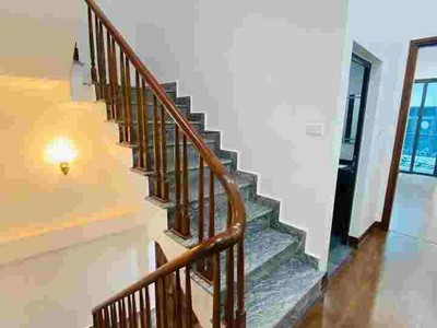 Quá rẻ 42mv - 4 tầng - giá chỉ  3 tỷ long biên ,long biên ,hn 2