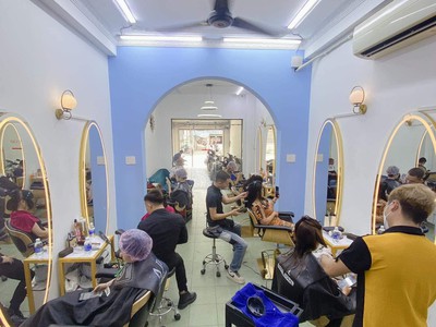 Chính chủ cần sang nhượng salon tóc tại số 35 huỳnh tấn phát.quận 7.hcm. 1