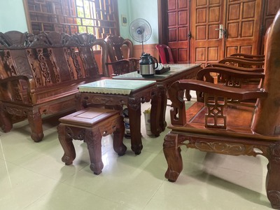 Bộ bàn ghế phòng khách tay 12 tại Quảng Bình phù hợp cho gia đình có tài chính vừa phải,giá 19 triệu 6