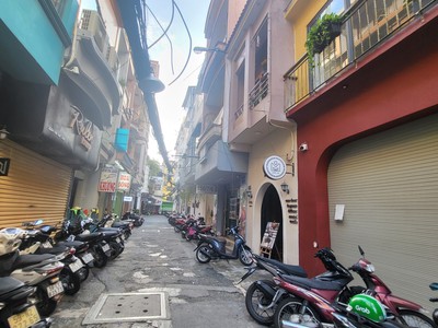 Cho thuê mặt bằng 360m2 Nguyễn Trãi Bến Thành Quận 1 3