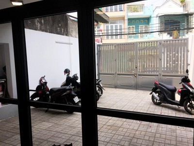 Cho thuê mặt bằng 110m2 mặt tiền đường 9 linh tây 0
