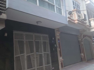 Cho thuê nhà ngõ 165 đường Cầu Giấy, Diện tích 58m2 x 5 tầng đủ điều hòa, ngõ rộng ô tô đi lại 0