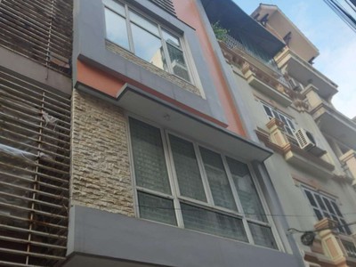 Cho thuê nhà ngõ 165 đường Cầu Giấy, Diện tích 58m2 x 5 tầng đủ điều hòa, ngõ rộng ô tô đi lại 1